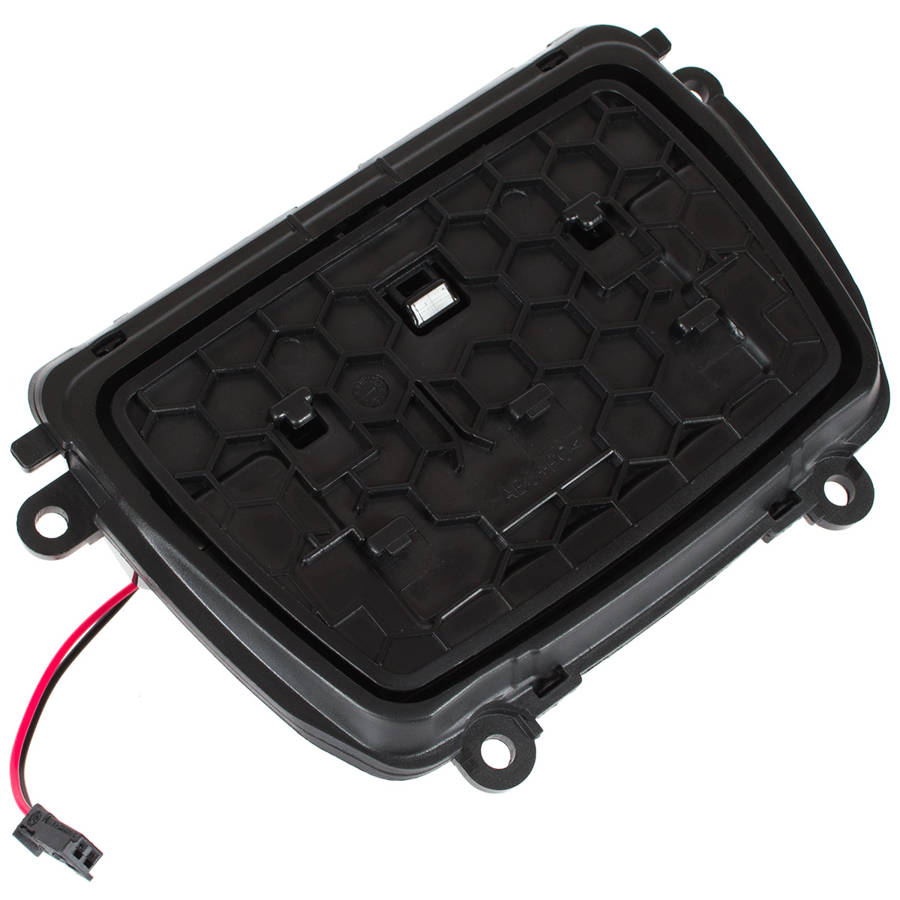 Przedmiot: popielniczka konsoli środkowej
Producent: zamiennik
Samochód:
* BMW 5 F10 09-16
* BMW 5 F11 09-17
* BMW 5 F18 09-17