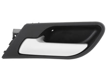 Przedmiot: klamka wewnętrzna podświetlana do drzwi przednich
Strona: lewa
Producent: zamiennik
Kolor: czarna obudowa + rączka SILVER
Samochód: BMW X5 E53
Rok produkcji: 1999-2006