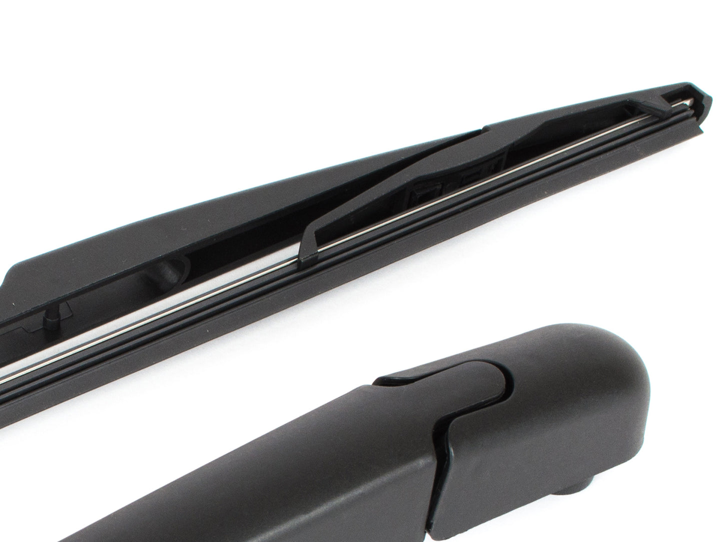 Alfa Romeo Giulietta 2010 - rear wiper arm + blade