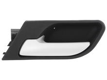 Przedmiot: klamka wewnętrzna podświetlana do drzwi tylnych
Strona: lewa
Producent: zamiennik
Kolor: czarna obudowa + rączka SILVER
Samochód: BMW X5 E53
Rok produkcji: 1999-2006