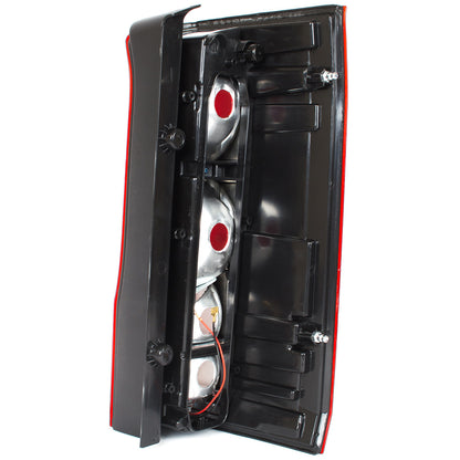 MAN TGE 2017 - left tail light