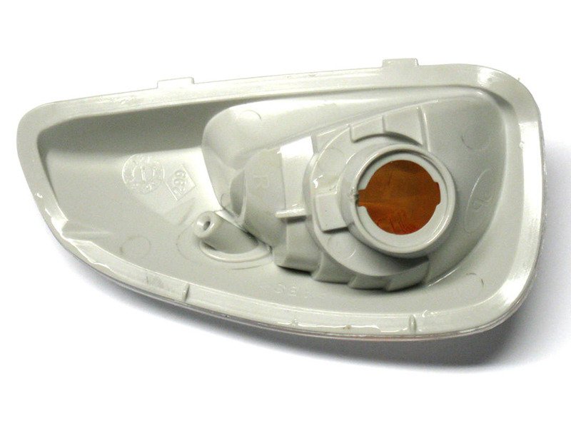 Renault Master 2010 - AMBER indicator to WHITE BULB in the right mirror