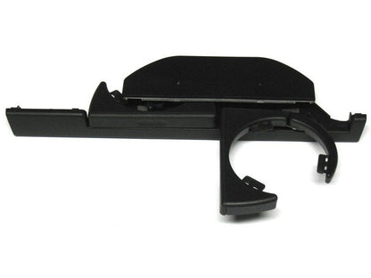 Przedmiot: uchwyt na kubki przedni
Strona: lewa
Producent: zamiennik
Samochód: BMW E39 seria 5
Rok produkcji: 1996-2003