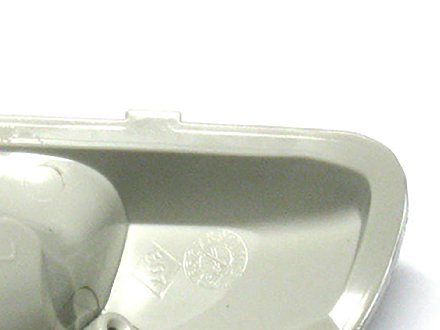 Renault Master 2010 - YELLOW indicator to WHITE bulb in left mirror