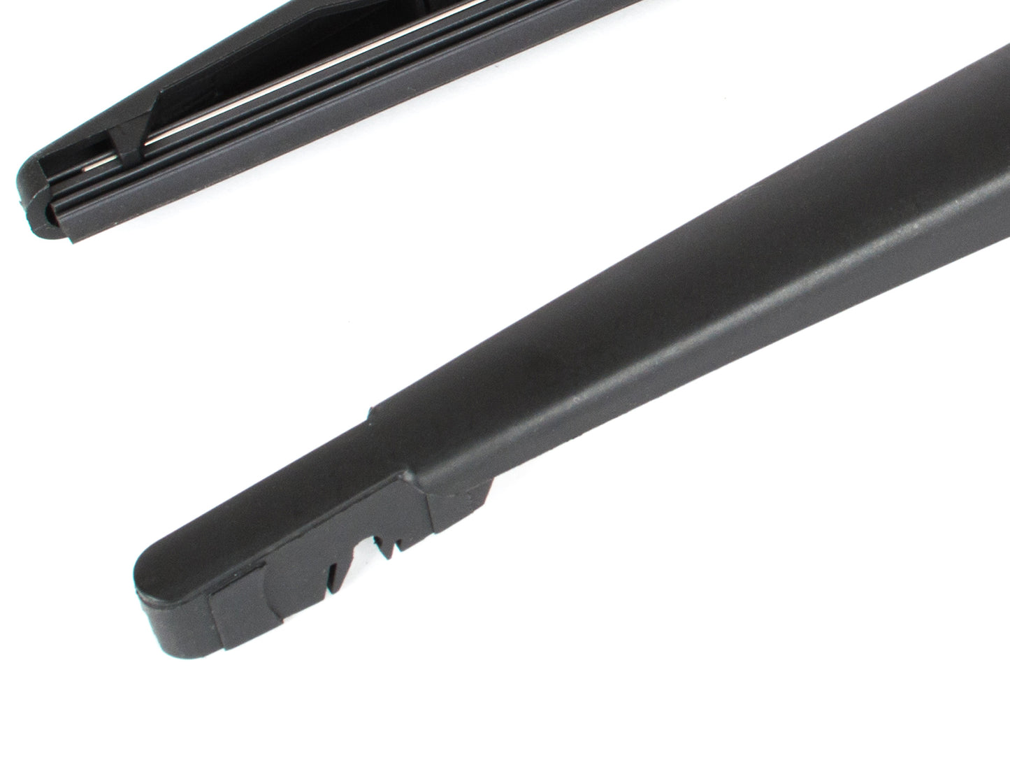 Alfa Romeo Giulietta 2010 - rear wiper arm + blade