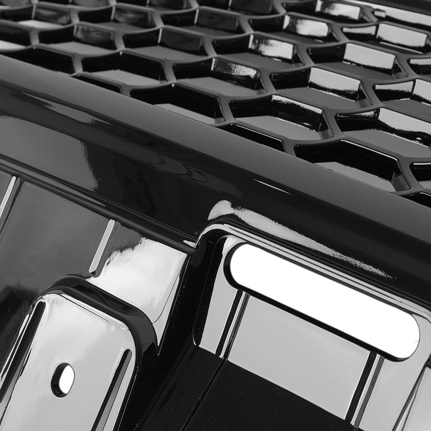 AUDI A4 B7 04-08 Atrapa między reflektory (grill) RS LOOK PLASTER MIODU BLACK