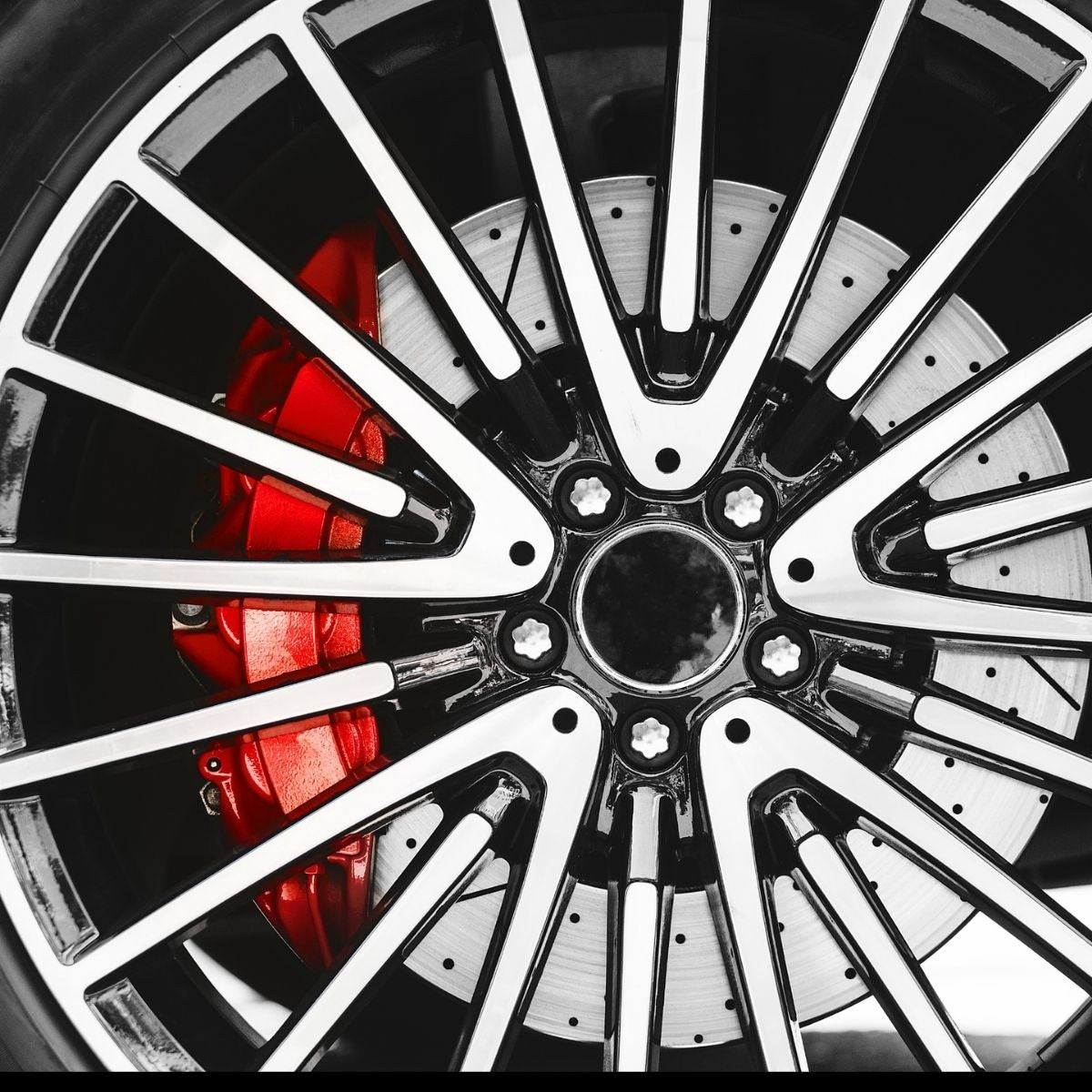 K2 BRAKE CALIPER PAINT LAKIER DO ZACISKÓW HAMULCOWYCH CZERWONY 400ml L346CE