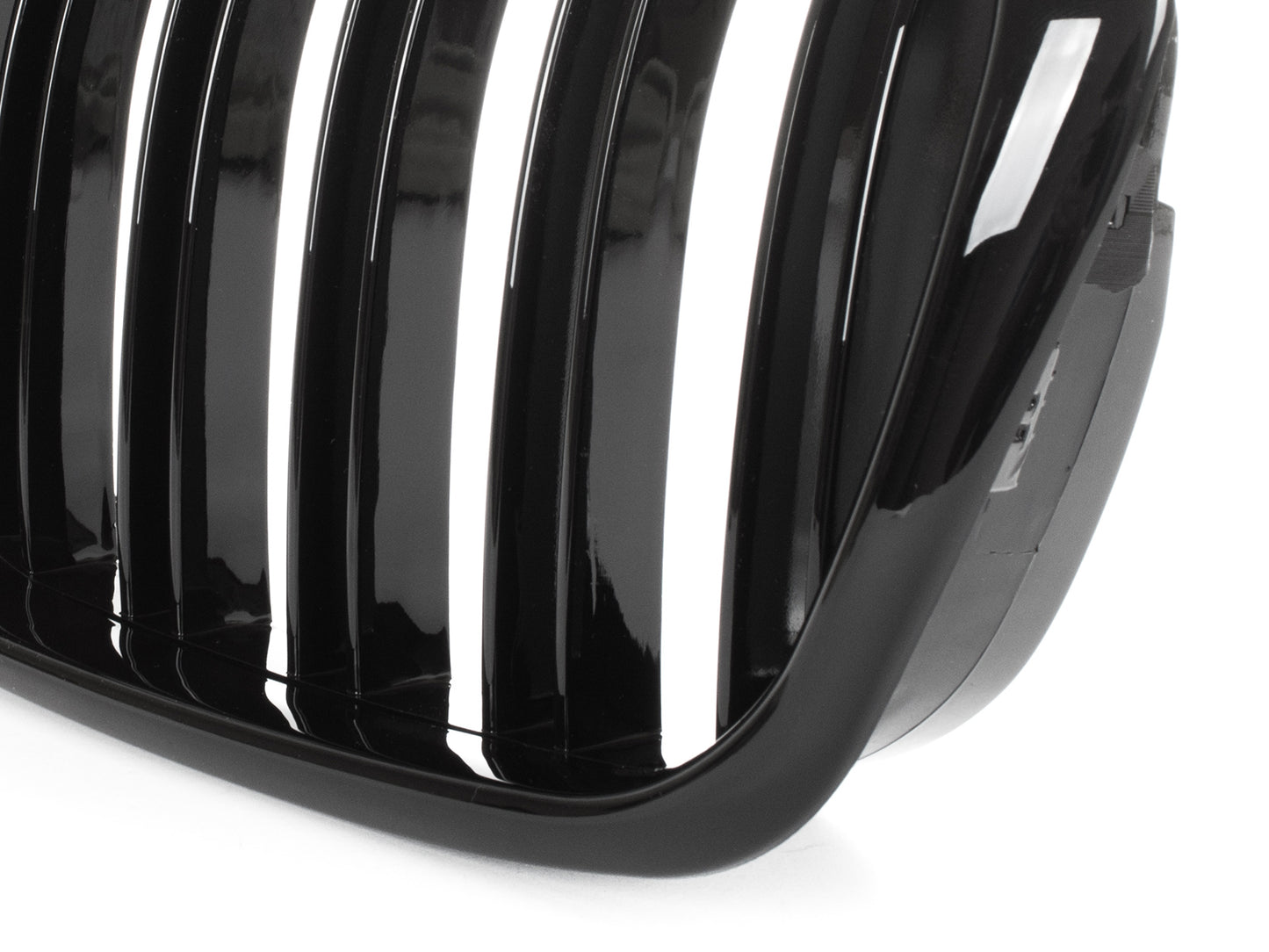BMW 5 E39 FL 00-04 atrapy między reflektory (nerki) lewa + prawa kpl. BLACK GLOSSY DOUBLE BAR
